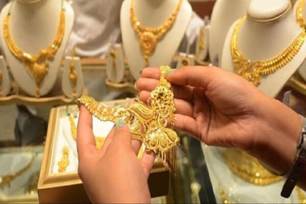 Gold के दाम में रिकॉर्ड तोड़ बढ़ोतरी, यहां जाने 10 ग्राम सोने का भाव