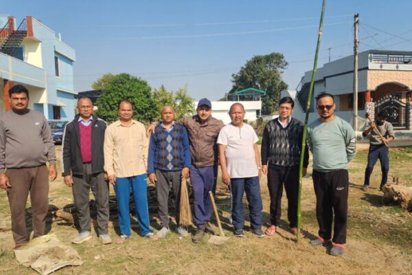 विवेकानंद कॉलोनी में होलिका दहन की धूम, स्वच्छता अभियान से आत्मनिर्भरता का संदेश –