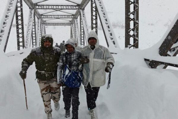 माणा हिमस्खलन हादसे में अब तक 47 मजदूरों का सफल रेस्क्यू, सीएम धामी ने किया हवाई निरीक्षण –