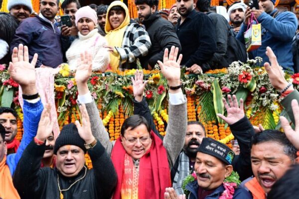 विधि- विधान के साथ वैदिक मंत्रोच्चार के साथ खुले भगवान बद्री विशाल के कपाट,पीएम मोदी के नाम से हुई धाम में पहली पूजा