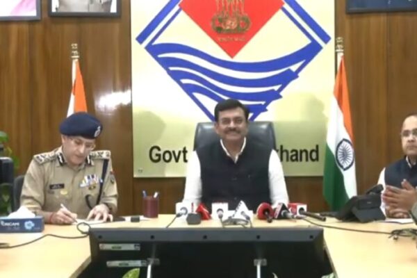 पेपर लीक मामले में राज्य सरकार ने बनाई कमेटी,हाईकोर्ट के रिटायर्ड जज के अंडर में बनाई जाएगी SIT, एक महीने में जांच करनी होगी पूरी