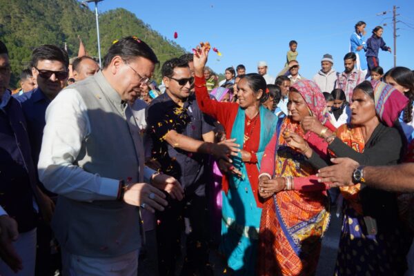 अपने विधानसभा क्षेत्र चम्पावत पहुंच सीएम धामी ने किया ग्रामीणों से सीधा संवाद, यहां पढ़े –